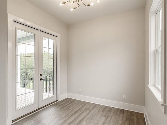 5th image of 284 Abalon Ct