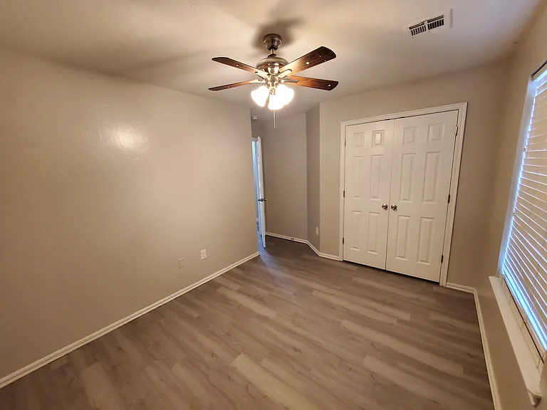 205 NE Angus St — Photo 15