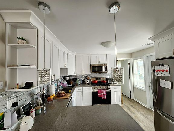 4th image of 5015 N Oketo Ave