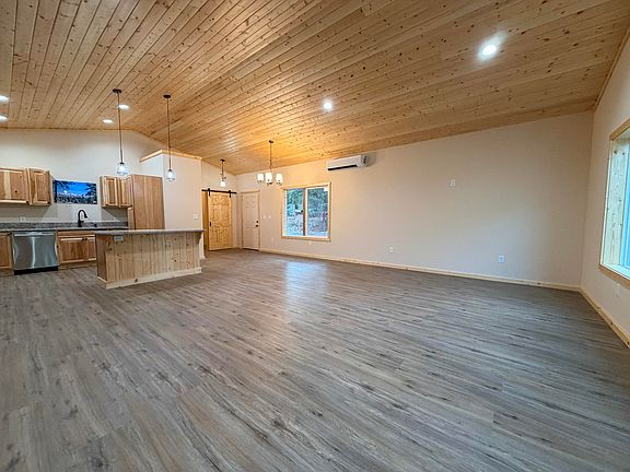 5th image of 655 NW Ajax St