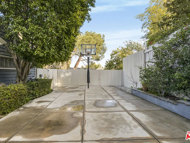 3690 Crownridge Dr — Photo 15