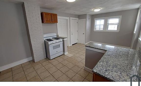 3rd image of 41 Armandine St APT 3