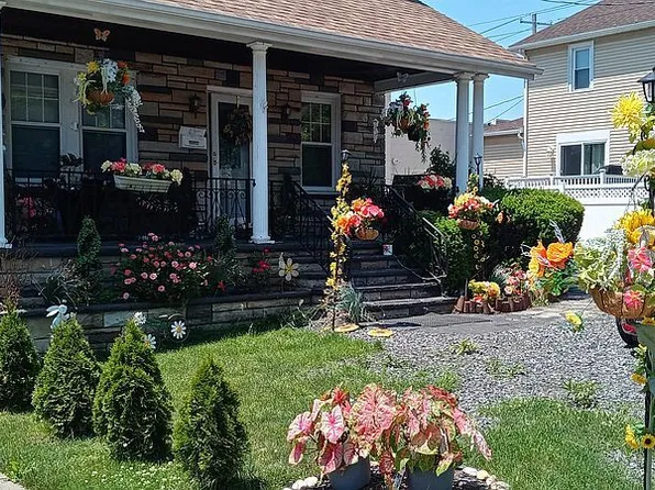625 Keystone Ave, Peckville, PA 18452