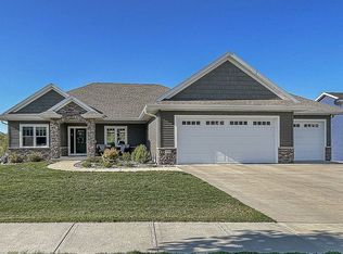 6316 River Pkwy NE, Cedar Rapids, IA 52411