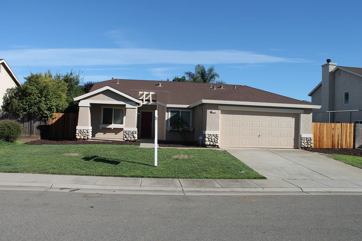 614 Nightingale Way photo 1