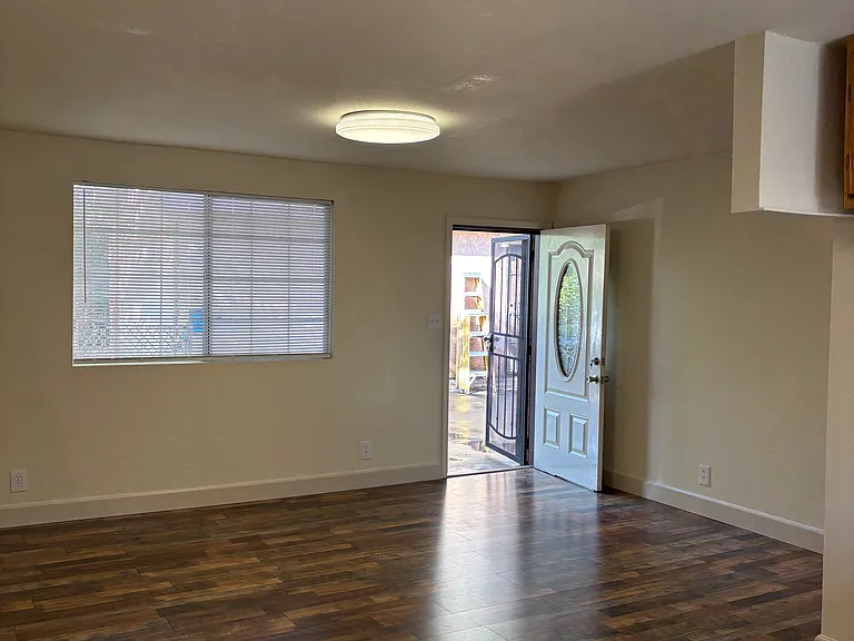 12646 N Ralston Ave — Photo 5