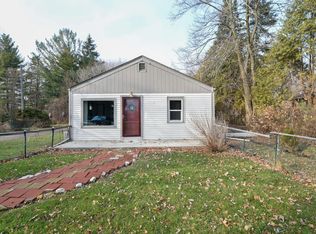 9635 S Nicholson Rd, Oak Creek, WI 53154