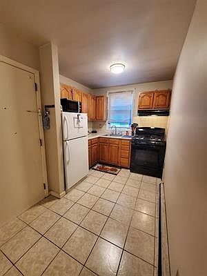 1st image of 18 Mechanic St