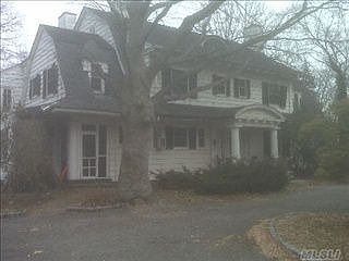 2nd image of 223 Dock Ln