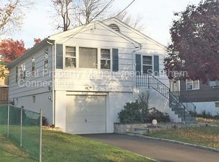 330 Greenwood St, Bridgeport, CT 06606
