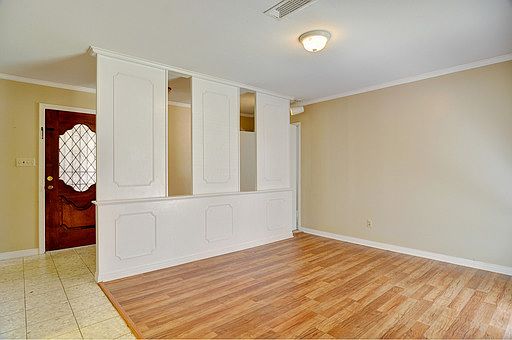 5th image of 3102 Overton Park Dr W