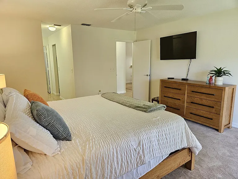 764 Avenida Estancia #206-B — Photo 30