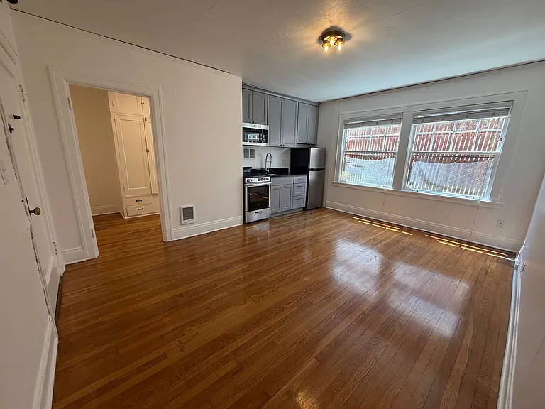 Greenway Apartments — Photo 48