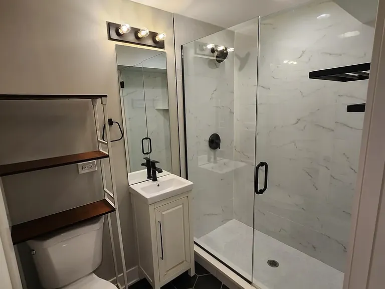 3611 N Greenview Ave #BASEMENT — Photo 5