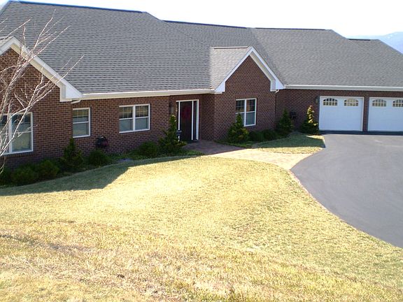 3rd image of 3081 Green Hill Dr