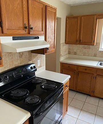 3rd image of 6630 Meadow Rue Dr