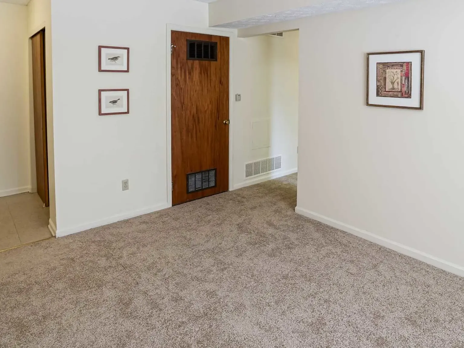 Crimson Heights Apartments — Photo 3