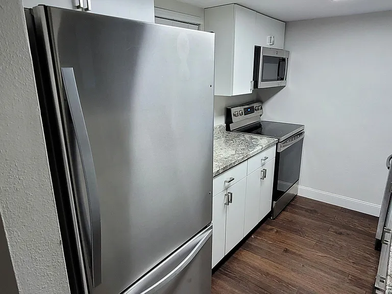464 N Paula Dr #203 — Photo 6