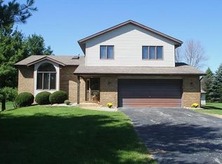 4 Cherrywood Ln, Valparaiso, IN 46385