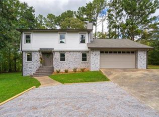 61 Bowen Dr, Carrollton, GA 30117