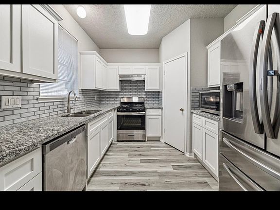4th image of 8030 Log Hollow Dr