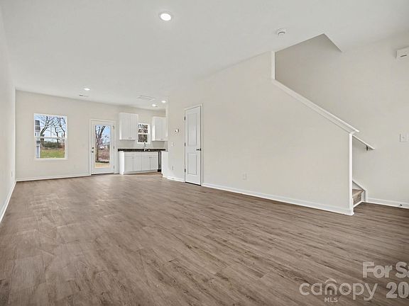 4th image of 1729 E Cloaninger Ave