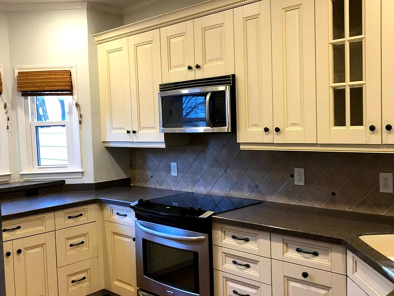 803 Greenleaf Ave — Photo 5