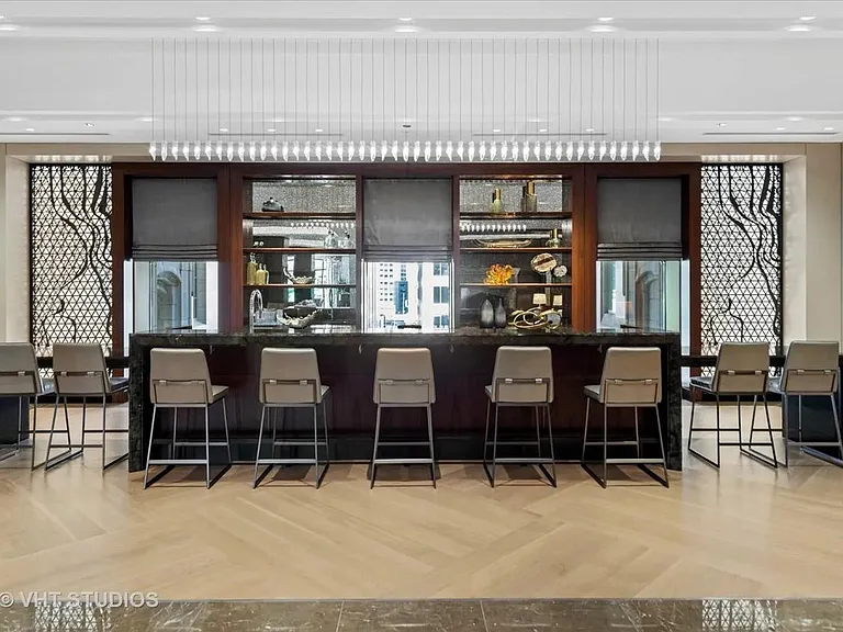 435 N Michigan Ave #401 — Photo 35