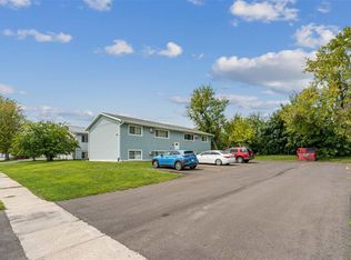 890/910 33rd Ave SW, Cedar Rapids, IA 52403