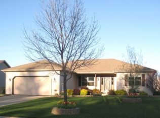 824 Foxglove Dr, Sun Prairie, WI 53590