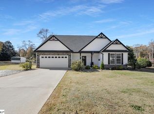 129 James Ave, Wellford, SC 29385