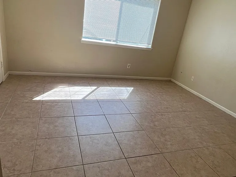 2110 Hunt Dr #B — Photo 8