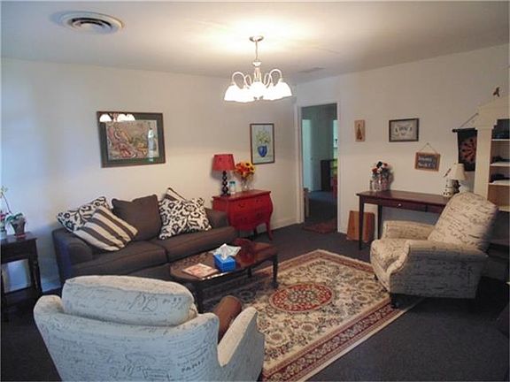 4th image of 106 Pecan Dr