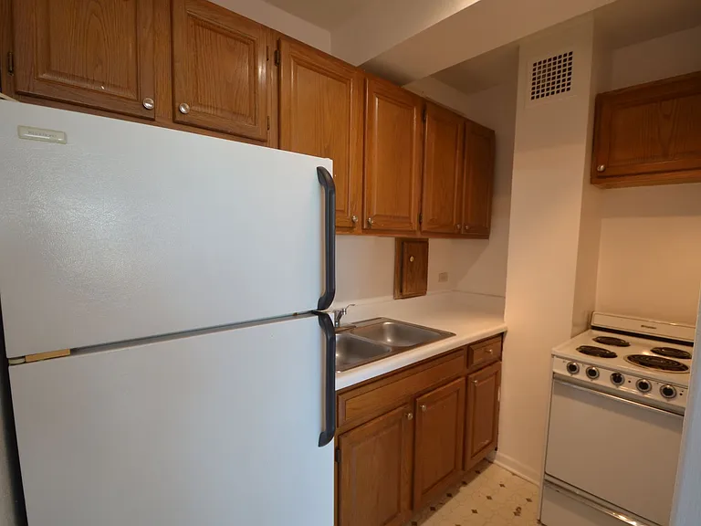 4180 Marine Terrace Apartments — Photo 72