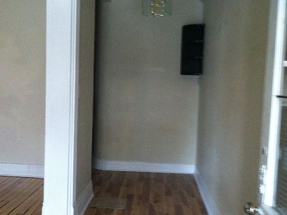 5th image of 332 Stratford Ave APT 1