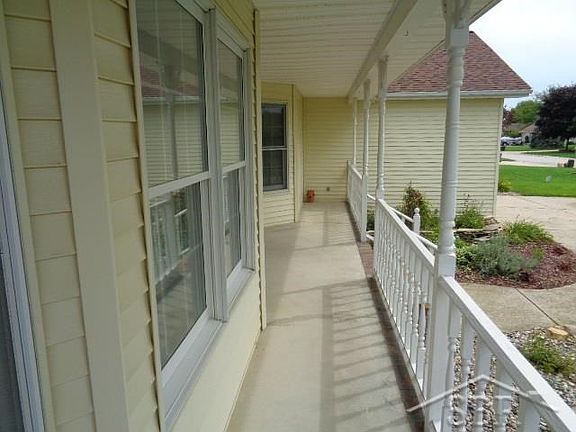 3rd image of 6876 Green Meadow Dr