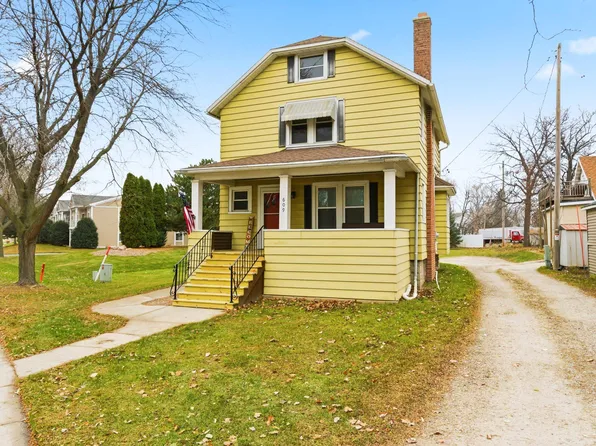 609 W Scott St, Fond Du Lac, WI 54937