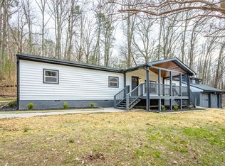 430 Montclair Dr, Rossville, GA 30741
