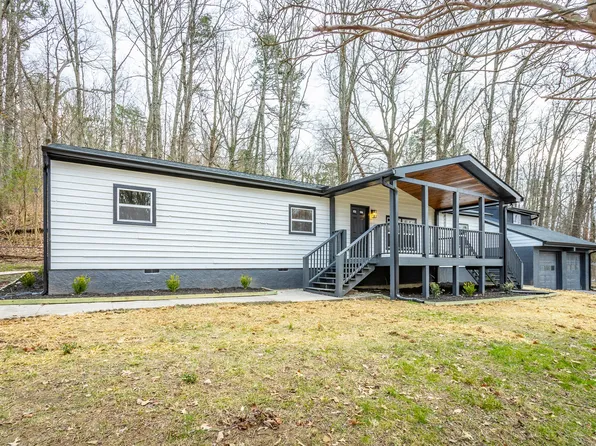 430 Montclair Dr, Rossville, GA 30741