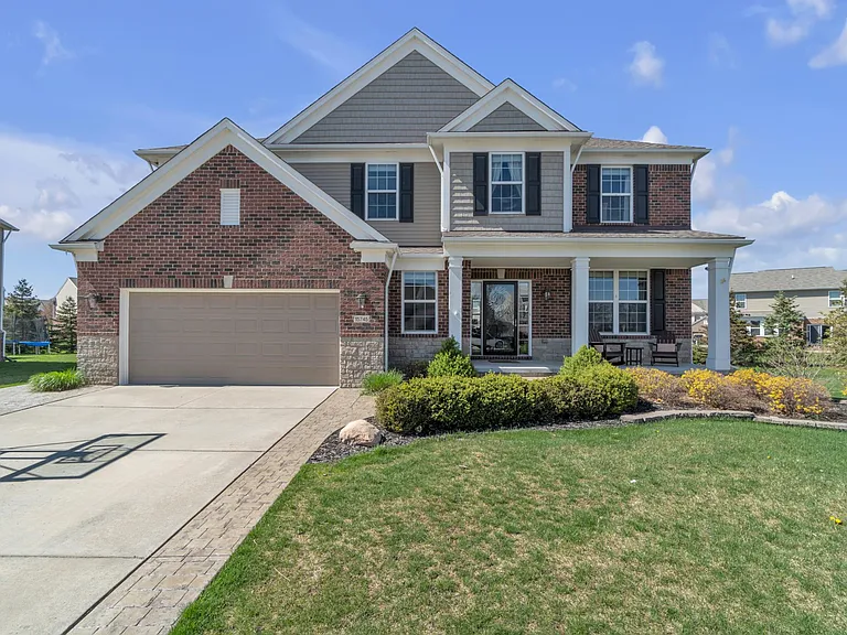 15745 Diamante Dr — Photo 2