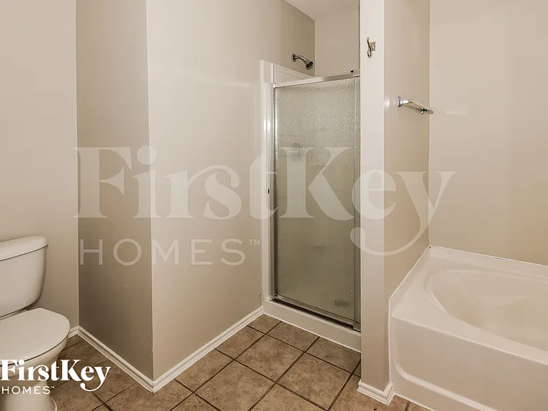609 Rosemary Dr — Photo 15