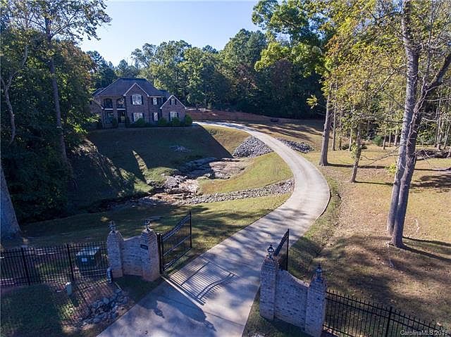 1st image of 2832 Wheatfield Ct
