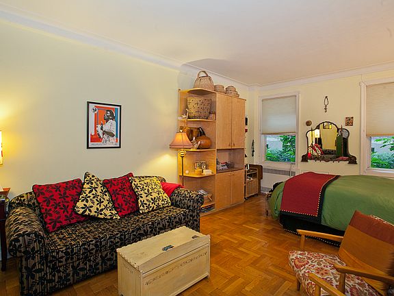 2nd image of 140 8th Ave APT 1N