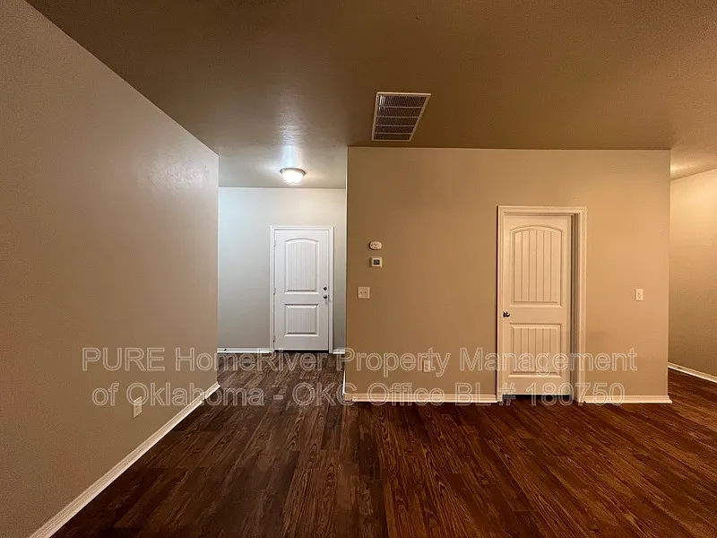 4 bed, 2.0 bath, 1738 sqft, $1,820 — Photo 3