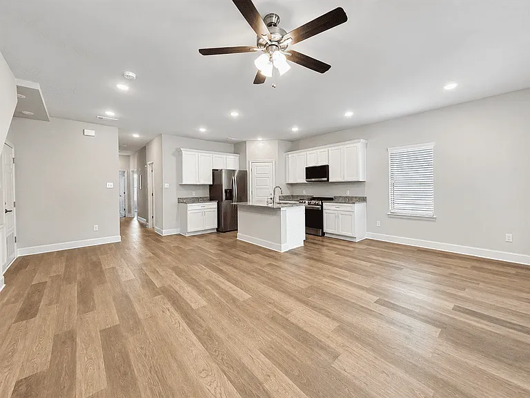 7220 Magnolia Vlg #101 — Photo 10