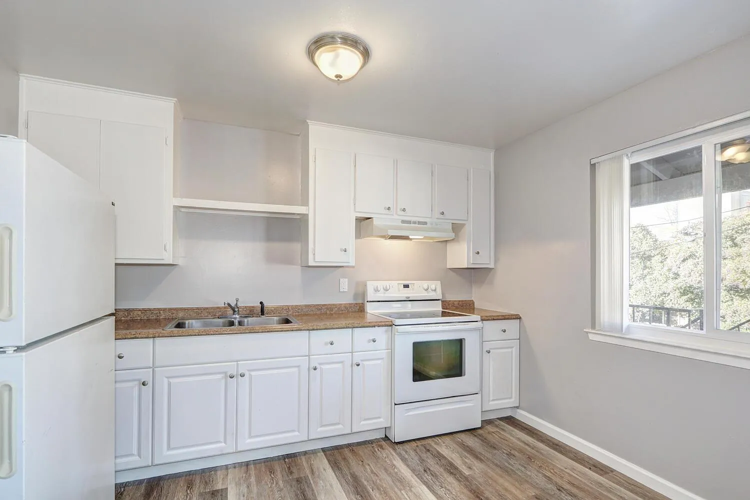 760 Cooper Ave — Photo 1