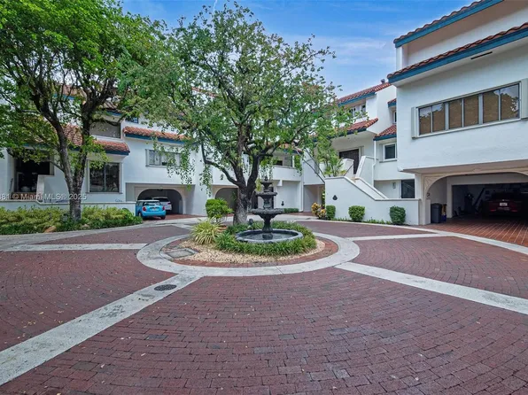 2000 S Bayshore Dr APT 72, Miami, FL 33133