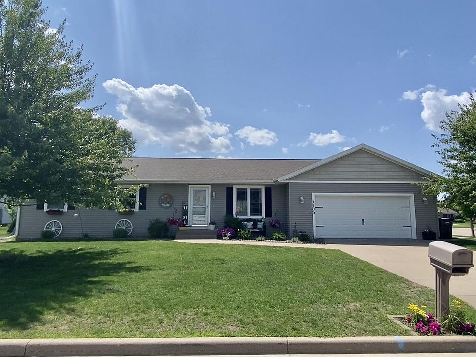 1st image of 1100 Oakwood COURT