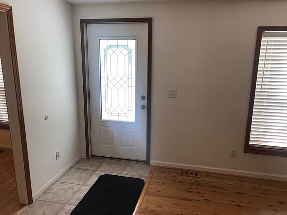 3rd image of 104 Spice Ct