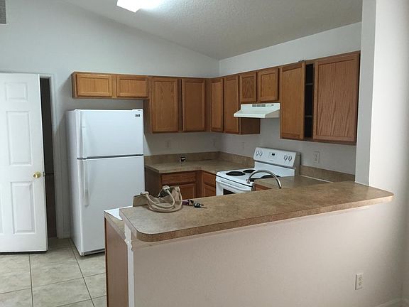 2nd image of 1052 Park Central Cir